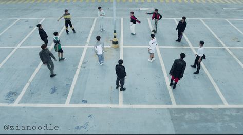 Svt Gif, Discord Gif, Hd Gif, Seventeen Icons, Carat Seventeen, Computer Wallpaper, Left And Right, Seventeen, Soccer Field