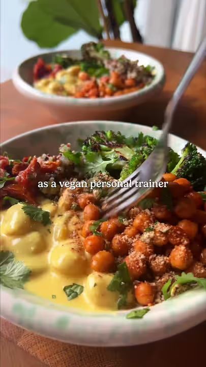 (14)CHEESY BEANY BROCCOLI BOWL 🫘🥦@sophsplantkitchen I’m a vegan persona... | Vegan Recipes | TikTok Cheesy Beans, Broccoli Bowl, Butter Beans Recipe, Recipes Tiktok, Plant Kitchen, Brown Lentils, Rabbit Food, Butter Beans, Veggie Side Dishes