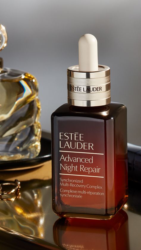 Estee Lauder Aesthetic, Skincare Organiser, Aesthetic Rosa, Este Lauder, Custom Scrapbook, Skin Care Aesthetic, Estee Lauder Advanced Night Repair, Clinique Moisture Surge, Clinique Moisturizer