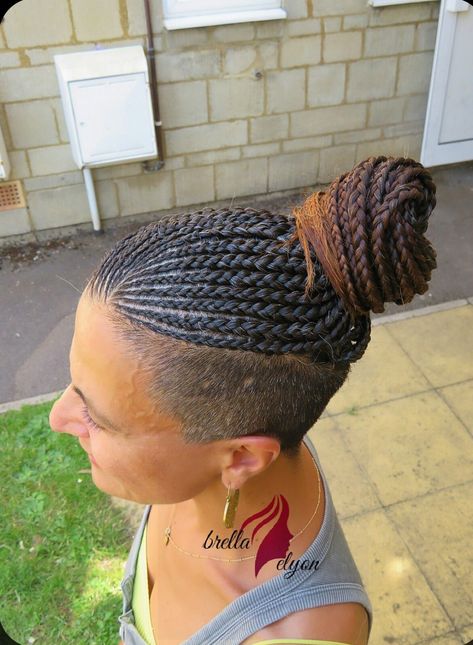 Box Braids Shaved Sides, Twist Cornrows, Braids With Shaved Sides, Feed In Braids, Short Natural Curly Hair, Short Shaved Hairstyles, Shaved Side Hairstyles, Tapered Natural Hair, Tapered Hair