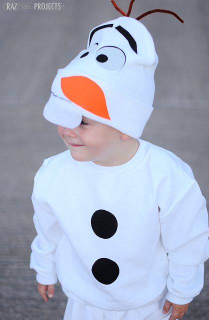 Easy No Sew Olaf Costume Olaf Halloween, Frozen Halloween Costumes, Olaf Halloween Costume, Diy Costumes Kids Boys, Sew Halloween Costume, Olaf Costume, Frozen Halloween, Halloween Costume Patterns, Snowman Costume