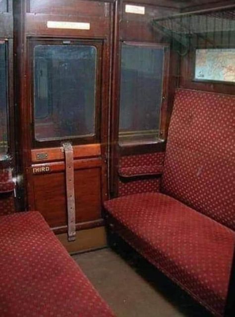 1940s Aesthetic, Anastasia Musical, British Lifestyle, Aesthetic London, British Furniture, Old Train, Vintage Train, Train Car, Steam Trains