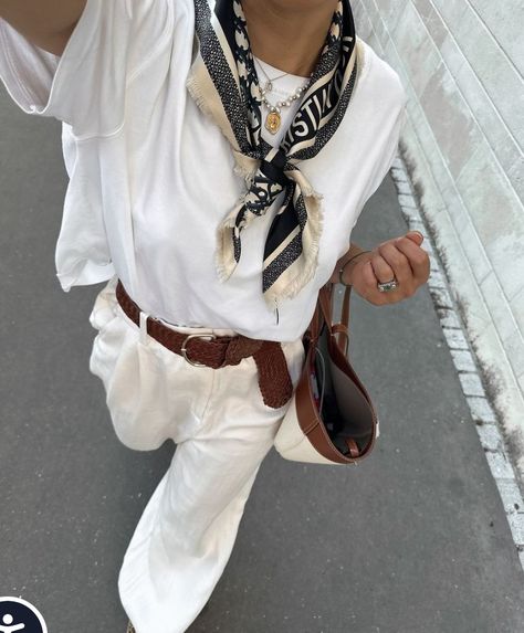 Neck Scarf Outfit, Silk Scarf Outfit, Scarf Styling, Tie A Scarf, Silk Scarf Style, Moda Paris, Scarf Outfit, Inspo Looks, Work Fits