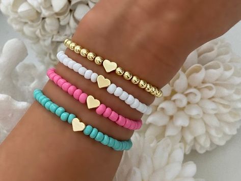 Pulseras Kandi, Preppy Jewelry, Bracelets Handmade Diy, Beaded Necklace Diy, Diy Bracelet Designs, Beads Bracelet Design, Beaded Jewelry Designs, Jewelry Accessories Ideas, Handmade Wire Jewelry