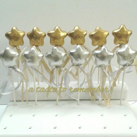 Twinkle Twinkle Little Star cake pops for baby shower Baby Shower Cupcakes Neutral, Twinkle Twinkle Little Star Cake, Twinkle Little Star Cake, Star Cake Pops, Pop Star Party, Star Cake, Surprise Baby Shower, Star Birthday Party, Baby Shower Cake Pops