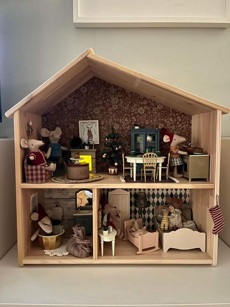 Maileg Mouse Dollhouse, Maileg Flisat, Maileg Dollhouse Ideas, Ikea Doll House, Flisat Dollhouse, Maileg Dollhouse, Maileg Doll House, Maileg Christmas, Ikea Dollhouse