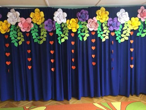 School Stage Decorations, Mother Day Decoration Ideas For School, Stage Decorations For School, Mothers Day Decorations For School, School Decorations Diy, Make Birthday Cards, Easy Paper Crafts For Kids, Craft Ideas With Paper, Paper Art And Craft