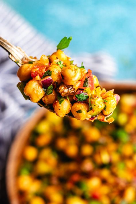 Cheakpeas Recipes Healthy Salad, Indian Chickpea Salad, Marinated Chickpea Salad, Moroccan Chickpea Salad, Roasted Chickpea Salad, Quinoa Chickpea Salad, Soup And Salad Combo, Chickpeas Benefits, Moroccan Carrot Salad