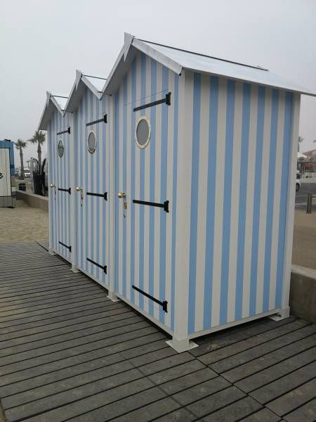 Outdoor Structure, Countryside Cottage, Small Bathroom Makeover, Composting Toilet, Beach Huts, Outdoor Bathrooms, Summer Pool, Beach Hut, Outdoor Shower