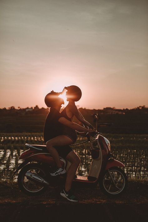 Do you want a motorcycle photoshoot? Catch a sunset on a bike! couple photoshoot. Bali sunset. Couple on a bike. Bali Couple Photoshoot, Bali Couple Photos, Couple On A Bike, Bali Couple, Motorcycle Photoshoot, Bike Couple, Bali Sunset, Dream Relationship, Hogwarts Dr