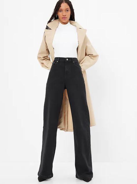 https://www.the-sun.com/wp-content/uploads/sites/6/2023/02/cn29480638.webp?strip=all&w=520 Boho Style Jeans, Wide Leg Black Jeans, Black Wide Leg Jeans, Black Jeans Outfit, High Rise Wide Leg Jeans, Non Stop, Wide Leg Denim, Casual Outfit, Wide Leg Jeans