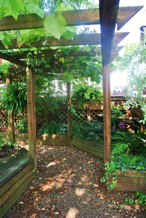 Garden Arches, Have Inspiration, Outdoor Decor Backyard, Vegetable Garden Design, Garden Pathway, Garden Trellis, Garden Structures, Farm Gardens, Garden Spaces