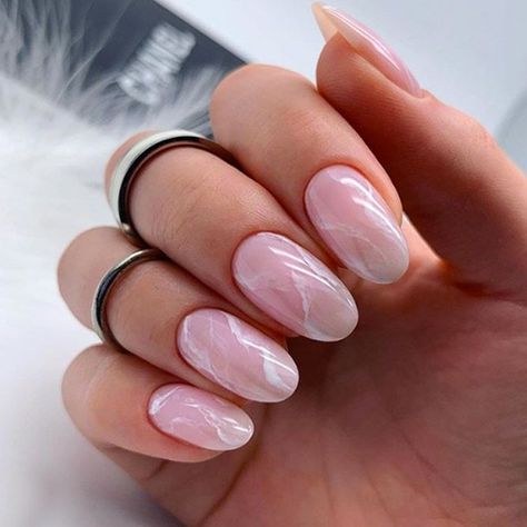 Trendy And Cool Nail Designs | NailDesignsJournal.com Short Rounded Acrylic Nails, Round Nail Designs, Rounded Acrylic Nails, Emerald Nails, Fancy Nail Art, Natural Nail Art, July Nails, Round Nails, Summer Acrylic Nails