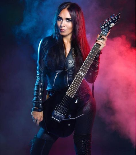 Marta Gabriel - Crystal Viper Guitarist Photoshoot, Gig Outfits, Gig Outfit, Rock Women, Ladies Of Metal, Samantha Fish, Model Rock, Metal Chicks, Heavy Metal Girl