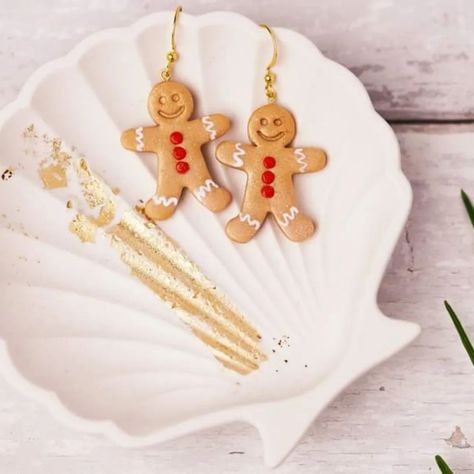 Gingerbread man earrings and other cute Christmas-themed earrings are now available on Etsy! 🎄🧑‍🎄 Perfect for adding a festive touch to your holiday outfits. Check them out here: 👉https://lauraellendesignswa.etsy.com . . #polymerclayloves #FestiveFashion #GingerbreadMan #christmasearrings #perthsmallbusiness #supportaustralianmade #polymerclaycreations #noveltyearrings #cuteearrings Polymer Clay Gingerbread Man, Gingerbread Beaded Earrings, Gingerbread Accessories, Polymer Clay Gingerbread Man Earrings, Gingerbread Man Earrings, Men Earrings, Christmas Earrings, Polymer Clay Creations, Gingerbread Man