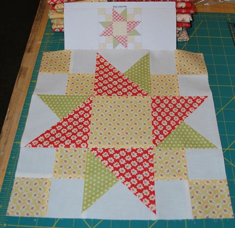 White Background Square, Sky Quilt, Pie In The Sky, Quilt Block Patterns Free, Sampler Quilts, Modern Quilting, Star Quilt Blocks, Quilt Block Tutorial, Star Blocks