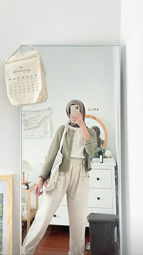 Earth Tone Hijab Outfit, Outfit Cardigan Hijab, Outfit Earth Tones, Kuliah Outfit, Pose Ootd, Outfit Hijab Simple, Earth Tone Outfits, Outfit Ngampus, Outfit Hijab Casual