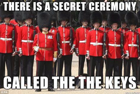 My Life As a Member of the Queens Guard England Meme, London Sightseeing, Queens Guard, English Gentleman, British Humor, Canadian Army, English Fun, Royal Guard, Military Pictures