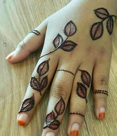 Mehndi Design Girls Mehndi Design, Front Hand Henna Designs, Henna Designs Front Hand, Hand Henna Designs, Tato Henna, मेहंदी डिजाइन, Mehndi Designs 2018, Rose Mehndi Designs, Mehndi Designs For Kids