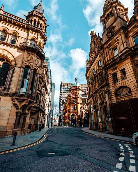 I recently got a 16mm lens, I'll be using it a lot for landscape and astro photography but I also loved taking it around town the other day! The wide angle gives such a nice perspective and creates great leading lines in the shot. What do you think of the look? Or do you prefer zoomed in images? Let me know in the comments! . . . . . #manchesterphotographyclub #manchesterphotographer #urbanshots #toprepostme #igersmcr #streetpic #ig_streetphotography #igersuk #streetphotos #streetvision #stre... Eye Level Shot Photography, Astro Photography, Wide Angle Photography, Key Photography, Leading Lines, Photography Club, The Shot, Wide Angle Lens, Photo Tips