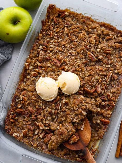 Apple Pecan Crisp | The Recipe Critic | Bloglovin’ Apple Pecan Crisp, Pecan Crisp, Apple Slab Pie, Fall Apple Recipes, Dump Cake Pumpkin, The Recipe Critic, Recipe Critic, Caramel Apple Pie, Cream Pie Recipes