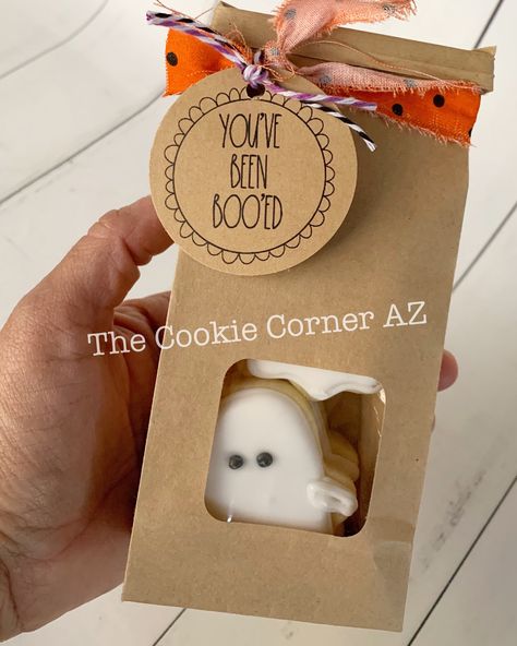 Halloween Cookie Packaging Ideas, Halloween Cookies Packaging, Halloween Cookie Sets, Mini Halloween Cookies, Fest Table, Cookie Trailer, Cookie Wrapping Ideas, Cookie Transfers, Packaged Cookies