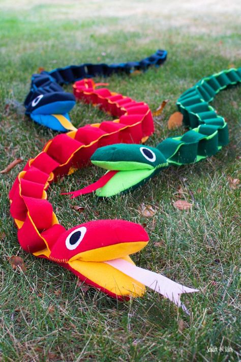 Snuffle Snake Diy, Dog Toy Sewing Patterns, Felt Snake Pattern, Stuffed Snake Pattern, Snake Plush Pattern Free, Snake Sewing Pattern, Stuffed Snake Pattern Sewing, Fabric Snake Pattern, Snake Plush