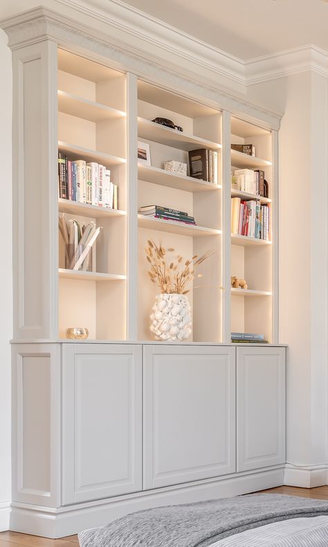 White Bookshelf Aesthetic, Kitchen Bookcase, Bookshelf Aesthetic, Home Library Rooms, Sweet Home Design, White Bookshelves, Kitchen Layout Plans, Shelving Design, Hallway Design