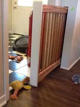 Pocket Gate, Diy Dog Gate, Cat Gate, Diy Baby Gate, Pet Gates, Open Kitchen And Living Room, Pocket Dog, Knee Wall, Half Doors