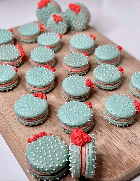 Plant Themed Baked Goods, Cute Western Birthday Ideas, Work Bridal Shower Ideas Food, Dessert Decoration Ideas, Cactus Theme Bridal Shower Ideas, Western Cupcakes Ideas, Cactus Dessert Ideas, Plant Themed Party Decor, Desert Party Ideas