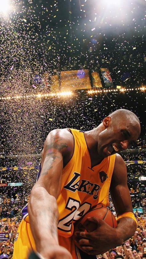 Rare Kobe Bryant Pictures, Cool Basketball Pictures, Kobe Bryant Iphone Wallpaper, Kobe Bryant Poster, Kobe Bryant 8, Kobe Mamba, Bryant Lakers, Kobe Bryant Family, Kobe Bryant Pictures