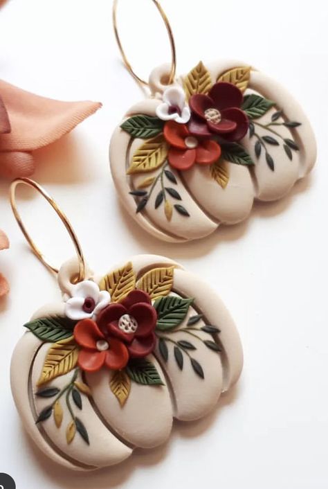 Fall Polymer Clay Earring Ideas, Thanksgiving Polymer Clay, Halloween Polymer Clay Ideas, Polymer Clay Ideas, Crea Fimo, Polymer Clay Gifts, Halloween Clay, Polymer Clay Flower Jewelry, Diy Earrings Polymer Clay