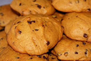 Weight Watchers Pumpkin Chocolate Chip Cookies Weight Watchers Pumpkin, Chip Recipes, Choco Chip Cookies, Pumpkin Cookie Recipe, Pumpkin Cookie, Pumpkin Chocolate Chip, Pumpkin Chocolate Chip Cookies, Ww Desserts, Weight Watchers Desserts