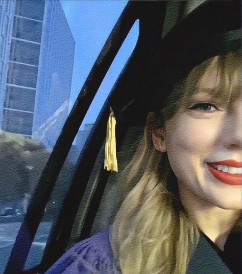 Doctor Taylor Swift, Dr Taylor Swift Graduation, Taylor Swift Pp, Taylor Swift Nyu Graduation, Dr Taylor Swift, Purple Taylor Swift, Taylor Graduation, Taylor Swift Beautiful, Taylor Swift Graduation