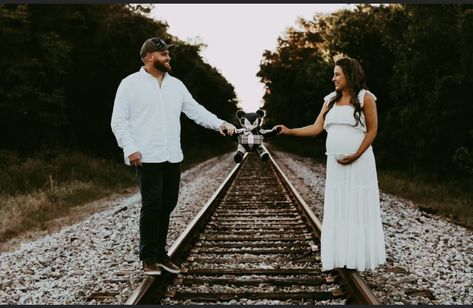 Maternity Pictures With Truck, Railroad Maternity Pictures, Maturity Pictures, Pregnancy Couple, Roots Photography, Cute Pregnancy Pictures, Pregnancy Photos Couples, Pregnancy Pictures, Maternity Photography Poses Pregnancy Pics