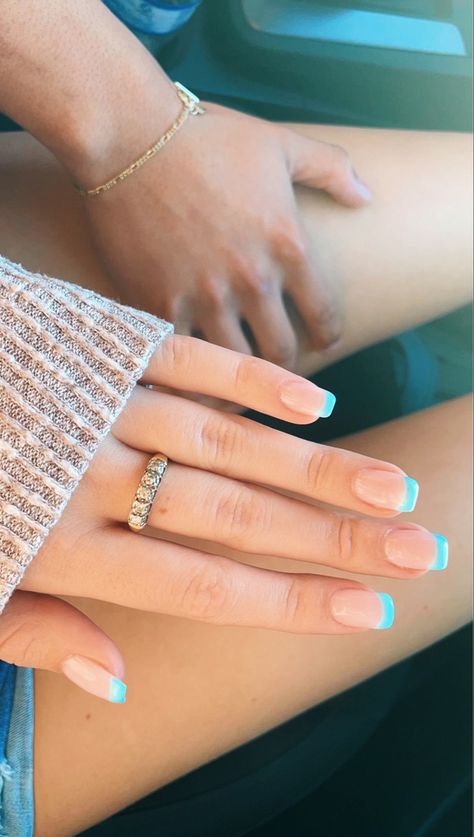 Nails Summer Square Short, Vacation Nails For Short Nails, Neutral Spring Nails Acrylic, Square Turquoise Nails, Turqoise Nails Gel French, Turquoise Square Nails, Aqua Blue French Tip Nails, Turquoise French Tip, Teal French Tip Nails Square