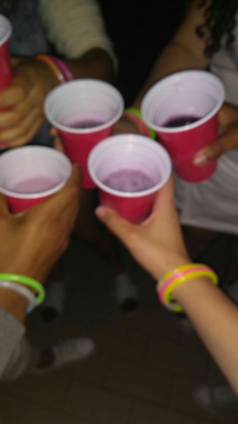 Red Cups Party Aesthetic, Party Aesthetic Red, Red Cup Party, Solo Cups Party, Euphoria Party, American Party, Birthday Aesthetic, Red Solo Cup, Red Cup