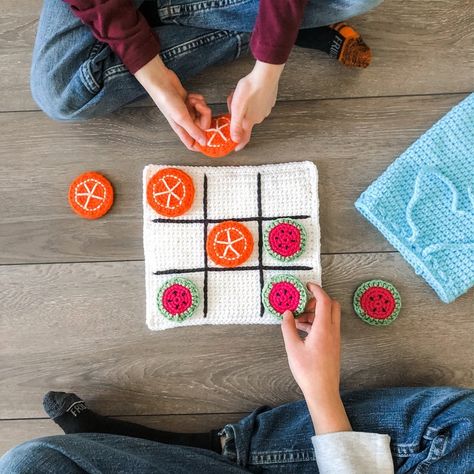 Tic Tac Toe To Go Crochet PDF Pattern Only | Etsy Crochet Travel, Crochet Pour Halloween, Scrap Yarn Crochet, Halloween Skirt, Tic Tac Toe Game, Valentines Crochet, Crochet Simple, Super Saver, Fun Crochet Projects