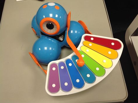 Using the xylophone accessory that comes with the Wonder Pack kit, this app enables children to compose songs and program Dash to move around while playing music. The idea behind this activity is to teach children the concept of sequencing and loops. Dash And Dot Robots, Dash Robot, Stem Classes, Music Project, Dash And Dot, Robot Technology, The Dash, Classroom Activities, Teaching Kids