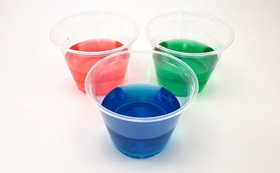 Find out of color affects taste in this food science project. Science Project Board, Easy Science Fair Projects, Science Fair Projects Boards, Engineering Activities, Food Scientist, Blue Food Coloring, Material Science, Fair Projects, Science Project