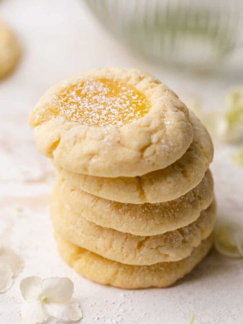 Cookies Lemon Curd, Lemon Curd Cookies, Cookies Thumbprint, Curd Cookies, Lemon Bar Cookies, Cream Cheese Cookie Recipe, Classic Lemon Bars, Cookies Lemon, Chocolate Thumbprint Cookies