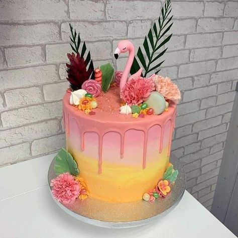 Tropical Flamingo Cake, Hawaii Birthday Cake, Pool Birthday Cakes, Tort Harry Potter, Hawaiian Birthday Cakes, Aloha Cake, Tropical Birthday Cake, Hawaiian Cake, Cake Table Birthday