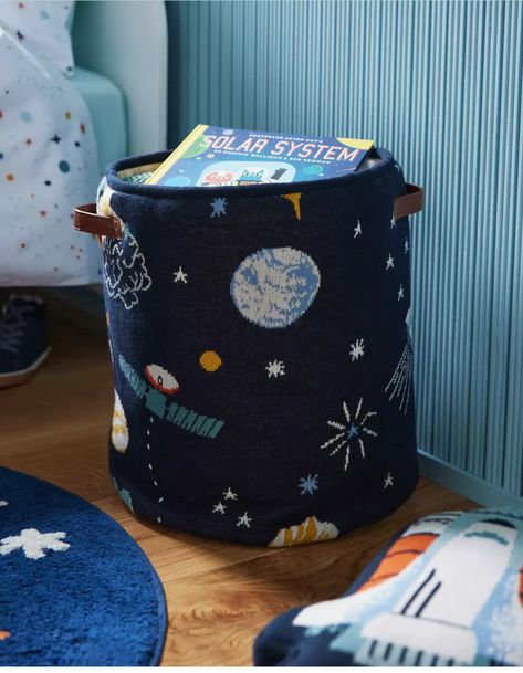 Astronaut Baby Room, Indie Bedroom Ideas, Boys Space Bedroom, Basket Blue, Space Themed Bedroom, Boys Bedroom Makeover, Space Themed Nursery, Space Nursery, Space Room