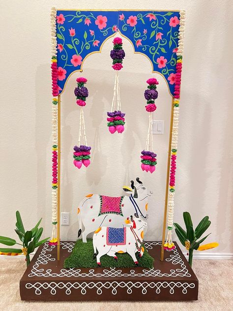 Pooja Setup, Temple Backdrop, Flower Decoration For Ganpati, Eco Friendly Ganpati Decoration, Puja Decor, Varalakshmi Vratham, Arabian Decor, Painted Mirror Art, Pooja Decor