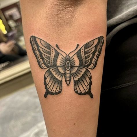 Lark Tattoo, Traditional Moth Tattoo, Traditional Tattoo Black And White, White Butterfly Tattoo, Butterfly Thigh Tattoo, Traditional Butterfly Tattoo, Borboleta Tattoo, Traditional Butterfly, Traditional Black Tattoo