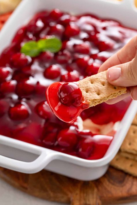 Easy Cherry Cheesecake Dip - My Baking Addiction Cherry Cheesecake Dip Recipe, Sweet Appetizers, Cherry Cheesecake Dip, Cookie Dough Dip Recipe, Cheesecake Dip Recipe, Recipes Cheesecake, Fruit Dips, Cherry Pie Bars, No Bake Cherry Cheesecake