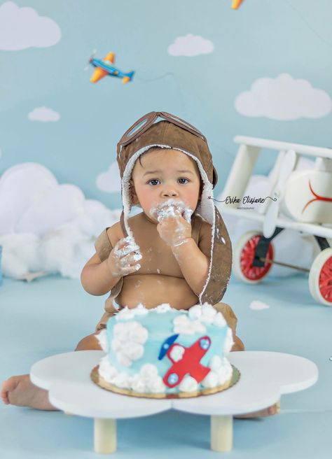 Smash the cake aviator Cake Smash Airplane Theme, Airplane Smash Cake 1st Birthdays, Time Flies Smash Cake, Airplane First Birthday Cake, Airplane Smash Cake, Airplane Backdrop, Vintage First Birthday, Vintage Airplane Baby Shower, Airplane Birthday Party Decorations