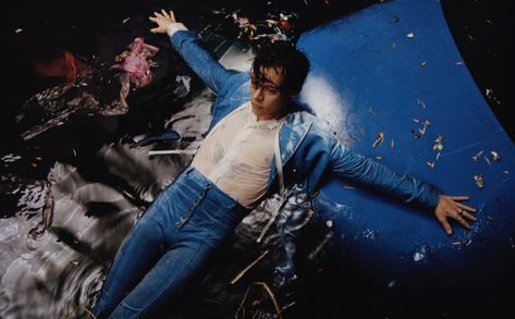 Harry Styles Self Titled, Harry Styles Photoshoot, Harry Styles Gif, Self Titled, Harry Styles Aesthetic, Harry Styles Imagines, Harry Styles Concert, Mr Style, Treat People With Kindness