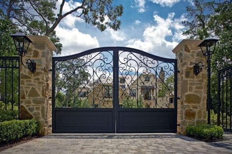 Top 60 Best Driveway Gate Ideas - Wooden And Metal Entrances Wrought Iron Gate Designs, Metal Driveway Gates, Tor Design, Brick Driveway, Ranch Gates, Driveway Entrance, Front Gate Design, Entrance Gates Design, Iron Gate Design