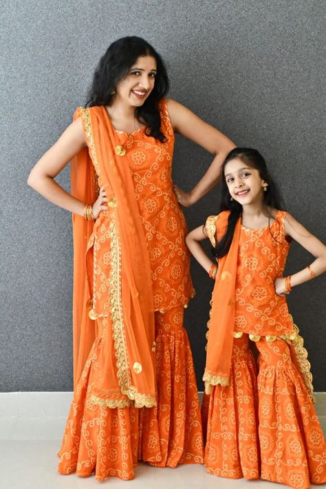 Most beautiful matching and same dress combo ideas for mother and daughter #samedress #motherdauhter #combodress #dress #style #girlsdesigns #outfits #2021 #trendysamedress #samedressformotherdauhter #momanddaughter Simple Dress For Girl, Mom Daughter Matching Dresses, Mom And Baby Dresses, Mom Daughter Outfits, Function Dresses, Mother Daughter Fashion, Mother Daughter Matching Outfits, Mother Daughter Dresses Matching, Bandhani Dress